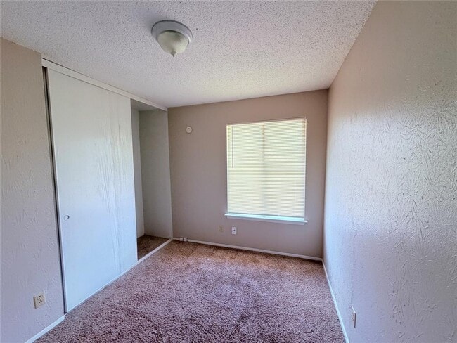 Building Photo - 9611 Blue Creek Ln