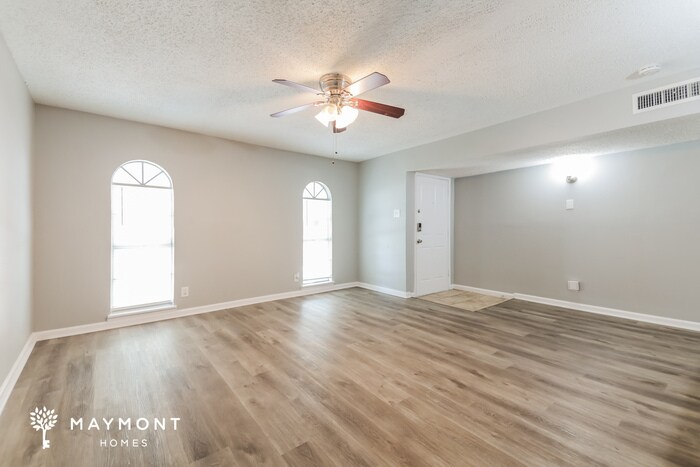 Building Photo - 6205 Magnolia Ln