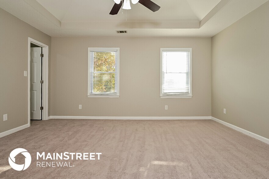 Building Photo - 310 Lakefront Dr