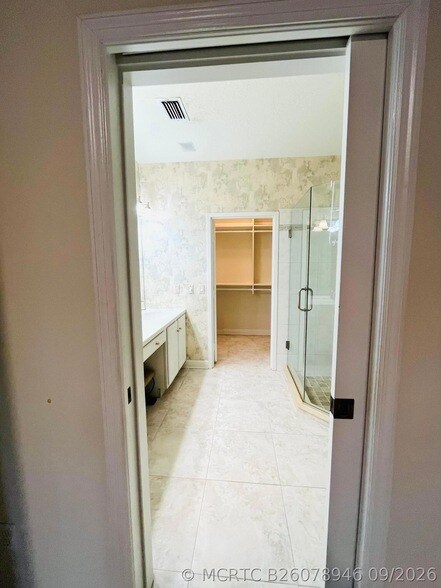 Building Photo - 1641 SW Harbour Isles Cir