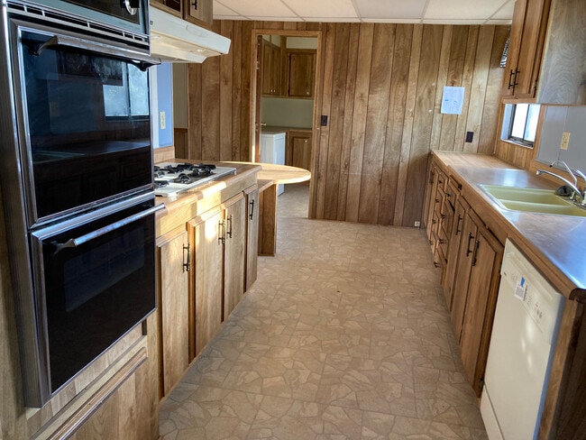 Building Photo - 1354 Jasmine Way