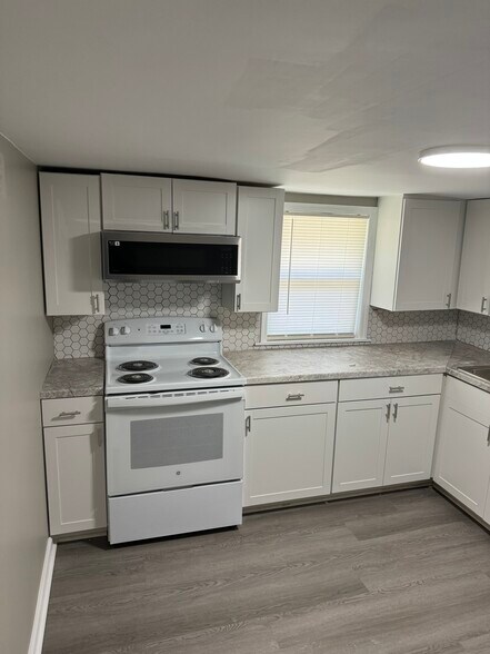 Building Photo - 1130-12 10th Ave