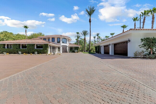 Building Photo - 80980 Vista Bonita Trail