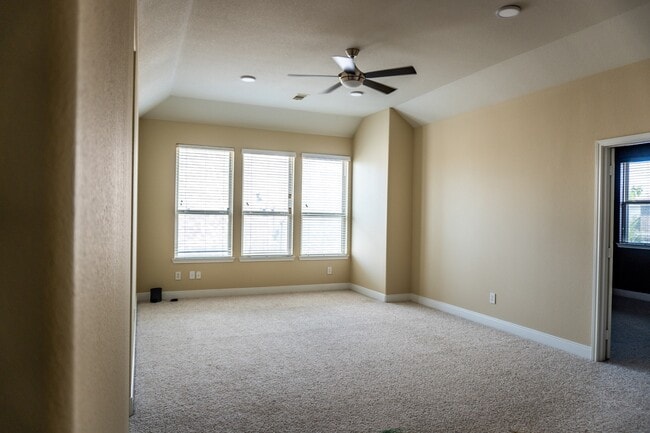 Building Photo - 25614 Somerset Meadows Ct