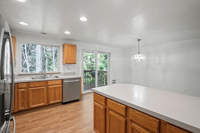 Building Photo - Beautiful 3-Bedroom Home in a Gated Community with Resort-Style Amenities