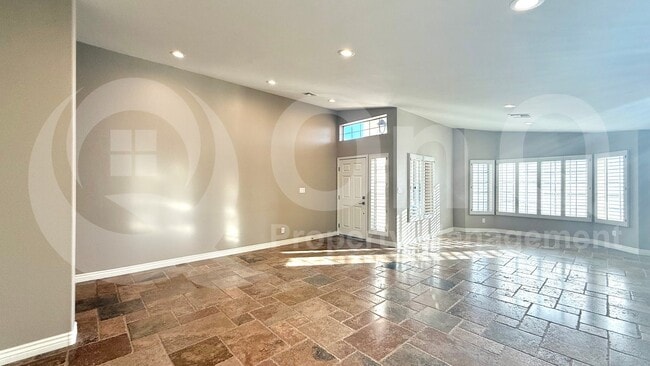 Building Photo - 2744 E Bighorn Ave