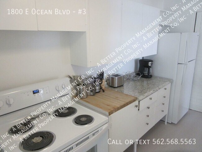 Building Photo - Historic FULLY FURNISHED Mid-Century Moder...