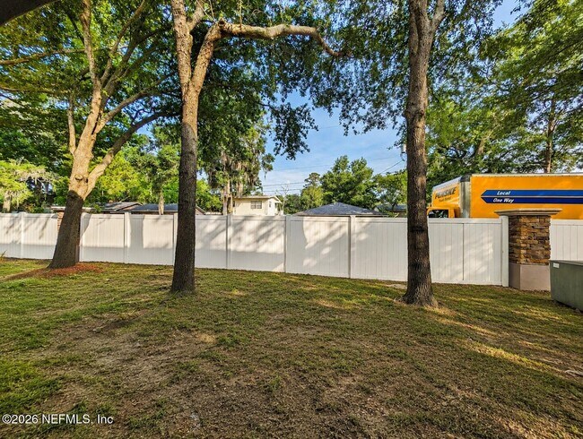 Building Photo - 1423 Manotak Point Dr