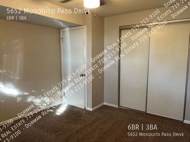 Building Photo - $500 OFF the first month of rent! Modern a...