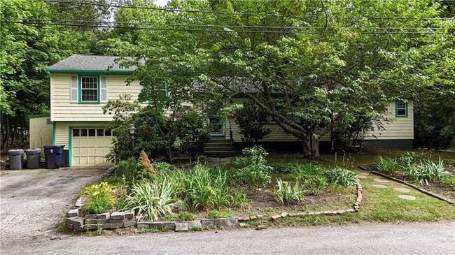 Building Photo - 70 Lindley Ave
