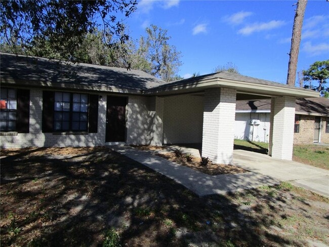Primary Photo - 1704 Ridgewood Ln