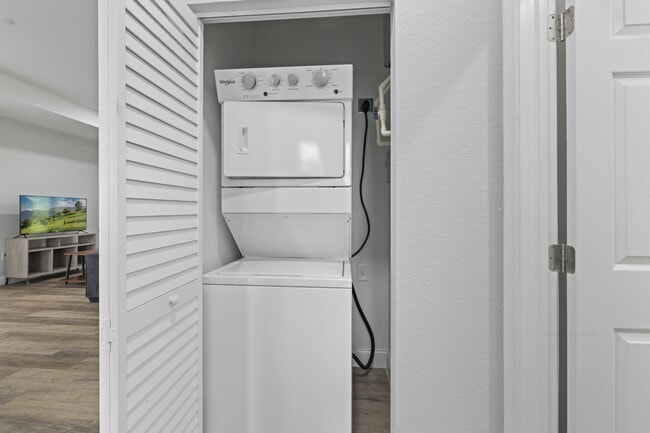 Building Photo - 1911 Lorna Ave