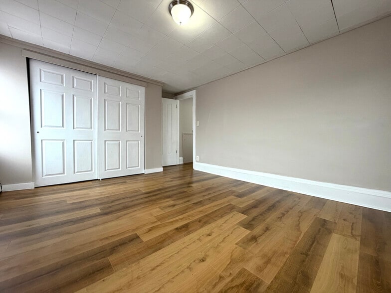 Building Photo - 184 Burritt Rd