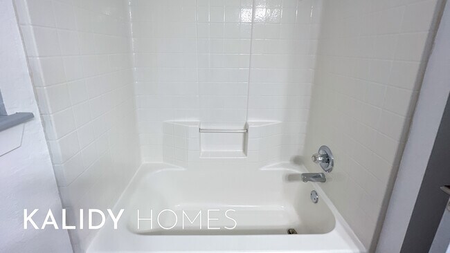 Building Photo - 5921 SE 88th St