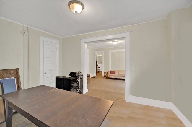 Building Photo - 909 Gaffield Pl