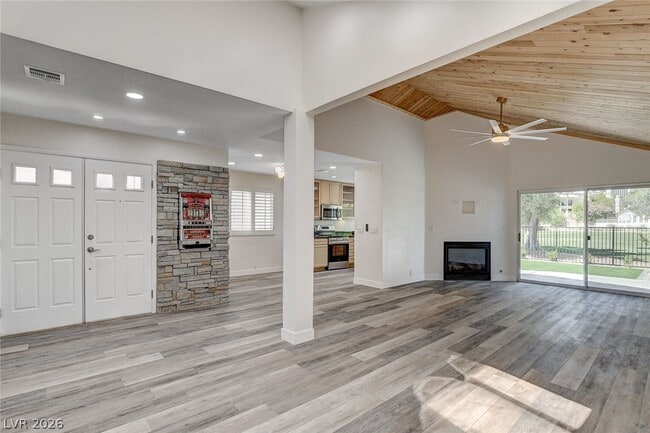 Building Photo - 2999 Bel Air Dr