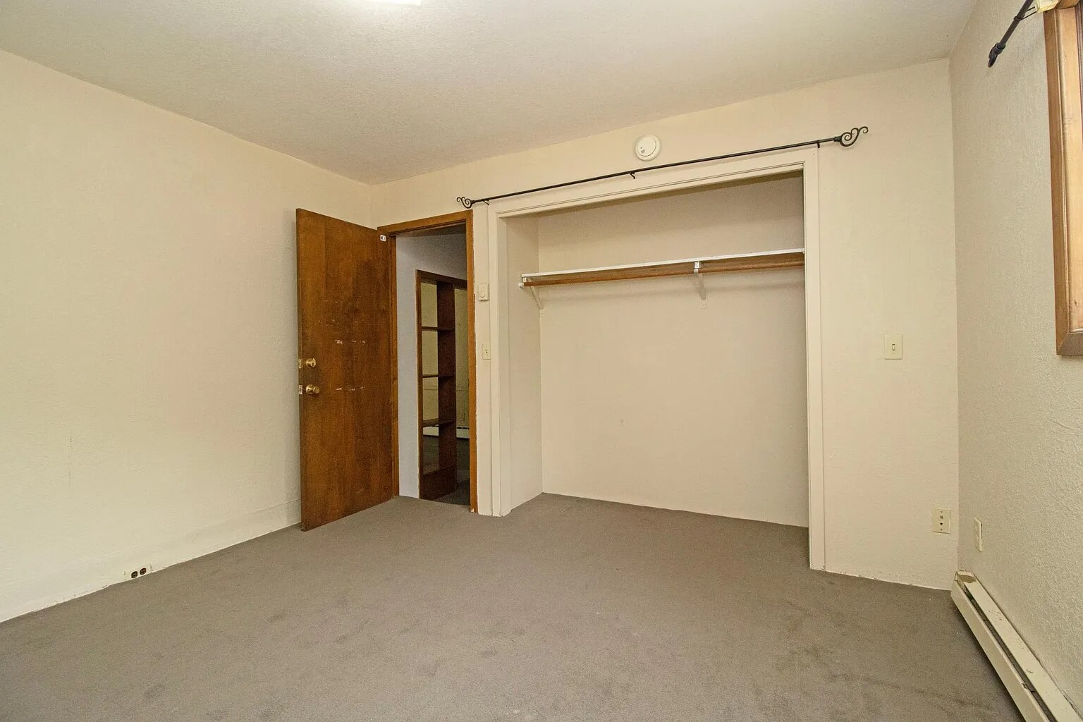 Building Photo - 815 5th Ave S