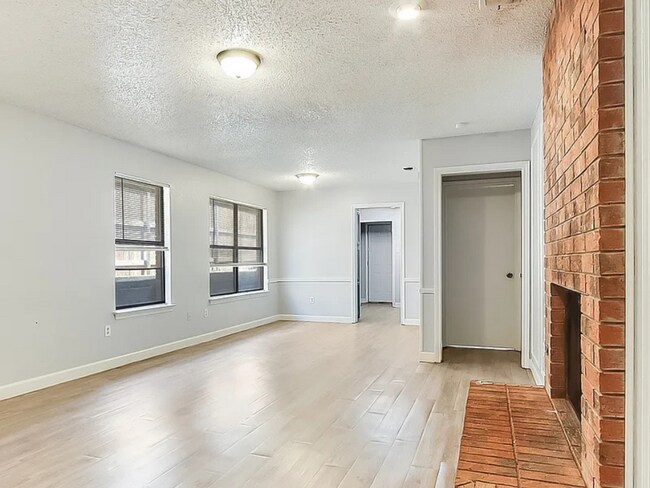 Building Photo - 2308 Kingsford Ct