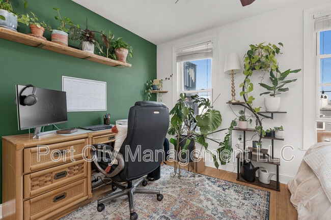 Building Photo - 210 S Bouldin St