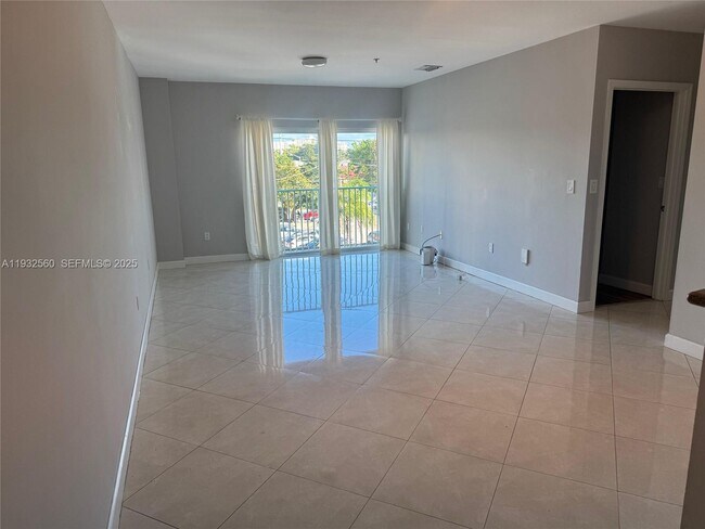 Building Photo - 2280 SW 32nd Ave