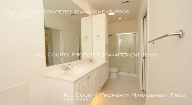 Building Photo - VillageWalk/Spacious/Great Amenities