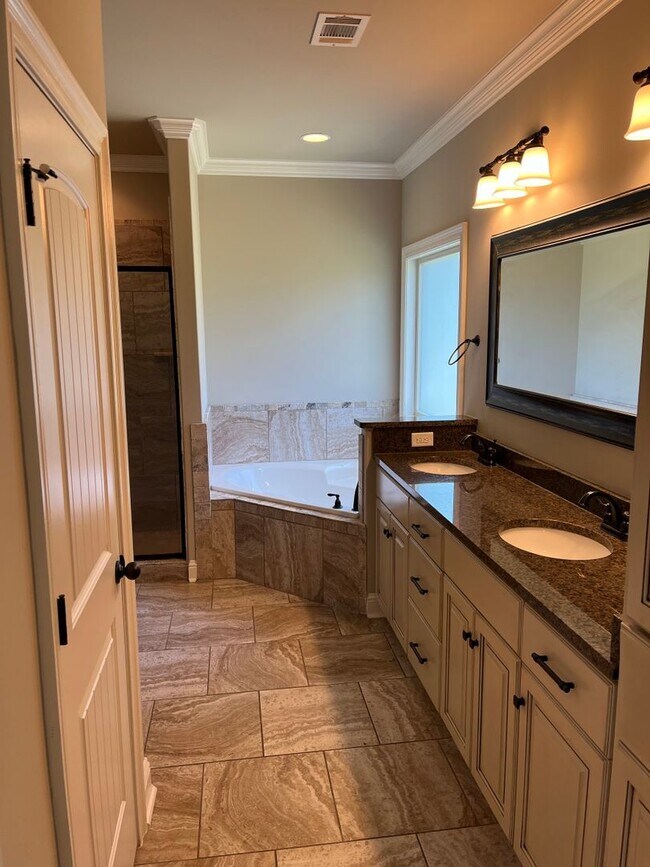 Building Photo - Wetumpka Home