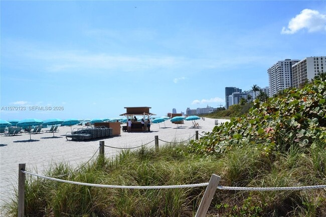 Building Photo - 2899 Collins Ave