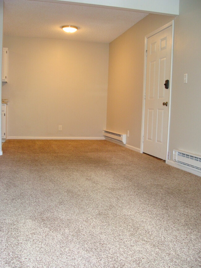 Building Photo - 998 W Beaver Creek Blvd