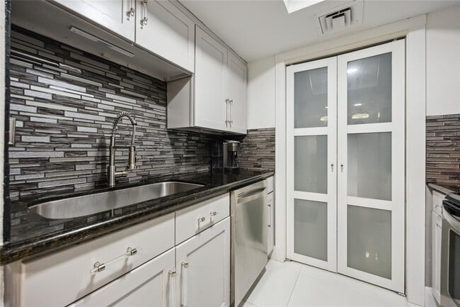 Building Photo - 3525 Sage Rd