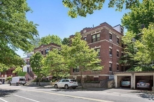Building Photo - 588 Washington St