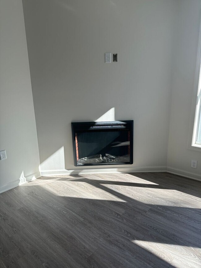 Building Photo - 1512 Red Fern Dr