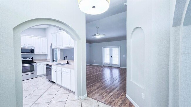 Building Photo - 3519 Kenwood Crossing