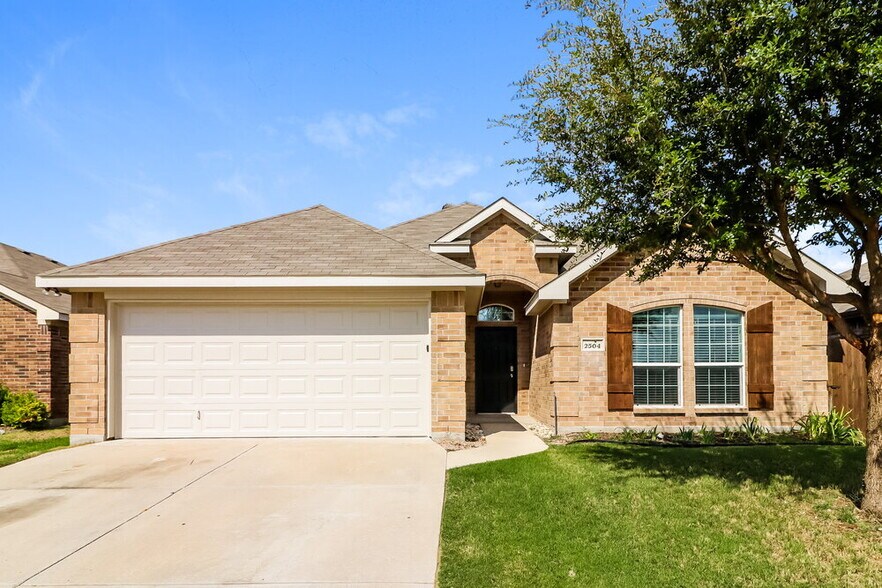 Primary Photo - 2504 Wakecrest Dr