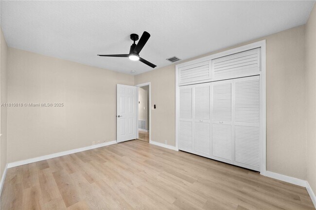 Building Photo - 2761 NE 22nd Ct
