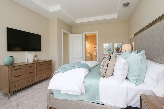 Building Photo - BRAND NEW** STUNNING POOL HOME**PROFESSIONALLY DECORATED**3 BEDS + DEN/ 3 FULL BATHS***ESPLANADE ...