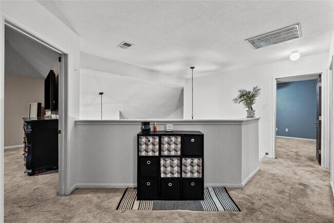 Building Photo - 3131 Bay Spring Dr