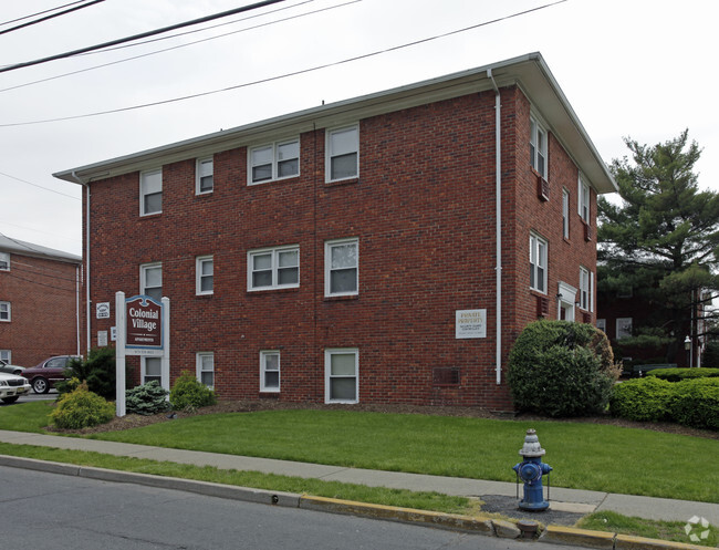 Building Photo - Colonial Village