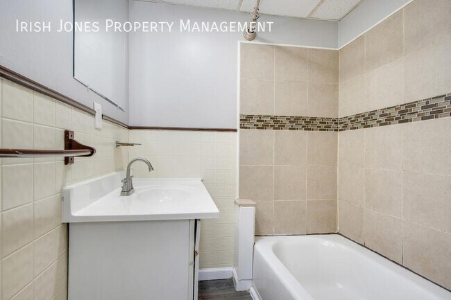 Building Photo - 106 Reiman St