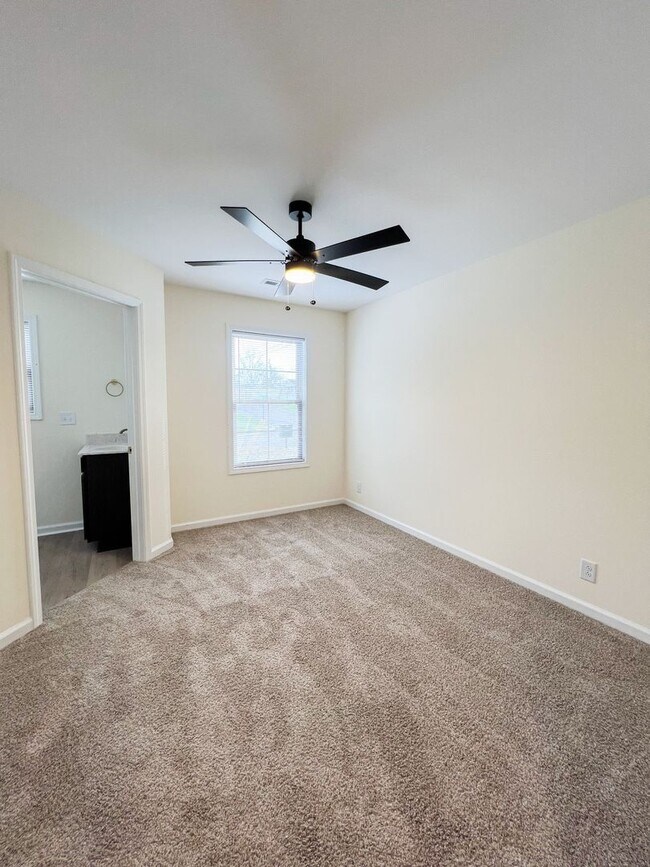 Building Photo - 301 Ranger Ln