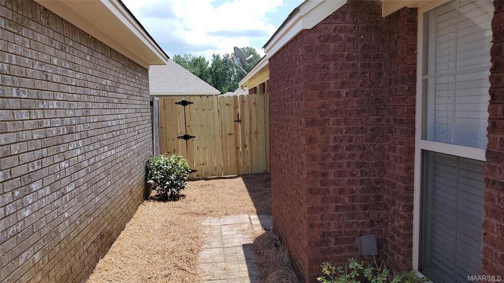 Building Photo - 8740 Lindsey Ln