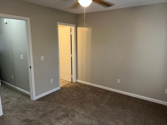 Building Photo - 2BR/2BA Townhome For Rent