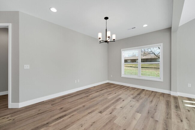 Building Photo - Hickory Village 55 Plus, LLC - 3700 E Cherry St Springfield, MO 65809