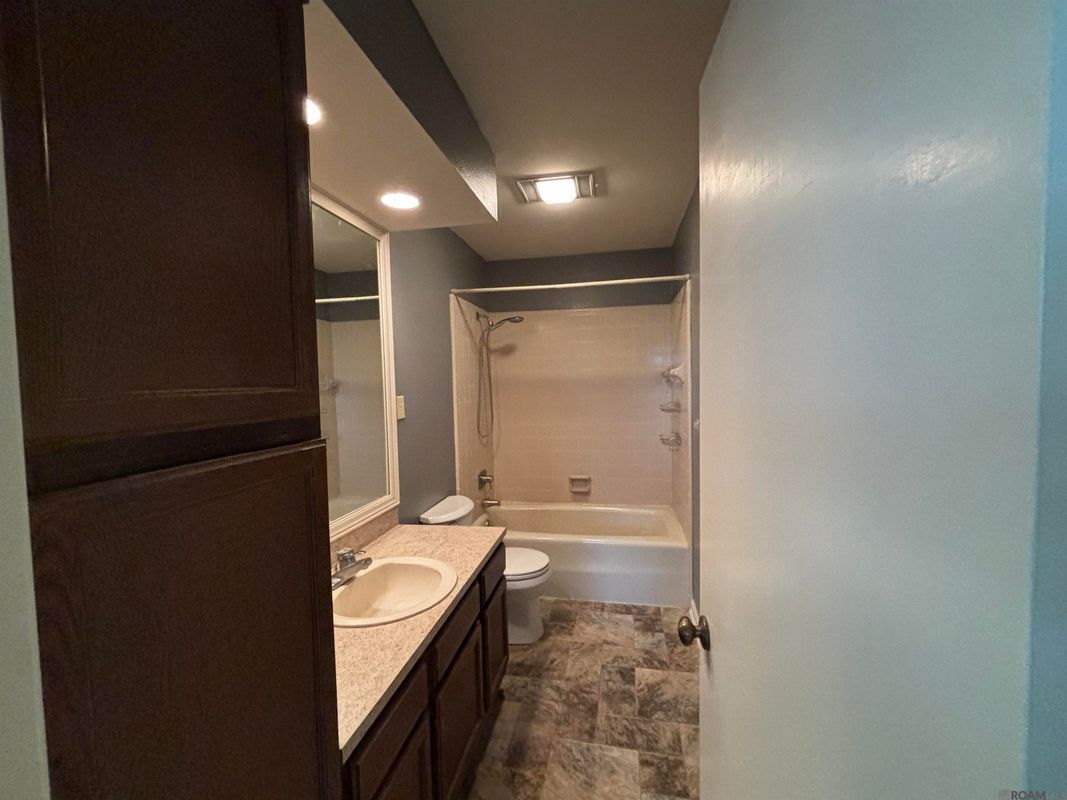 Building Photo - 5648 Riverstone Dr