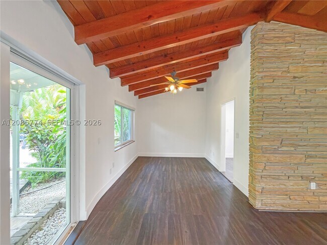 Building Photo - 3128 Coconut Grove Dr