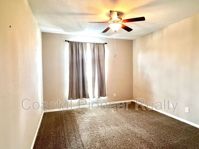 Building Photo - 9524 Greenpointe Dr