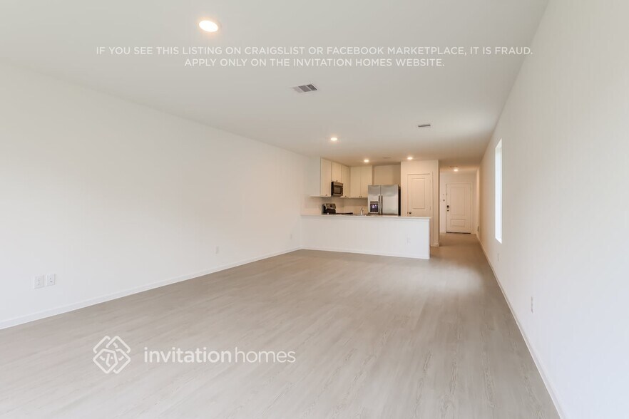 Building Photo - 15211 Abella Dr