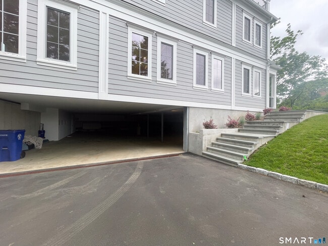 Building Photo - 100 Truman St