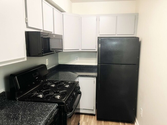 Building Photo - 2 Bed 1 Bath SE DC