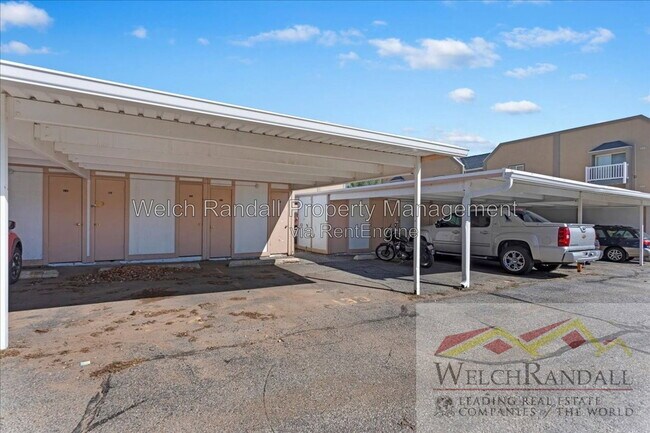 Building Photo - 5676 Meadow Ln