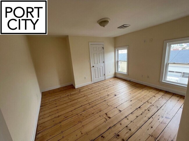 Building Photo - No Broker Fee - South Boston 4 bed availab...